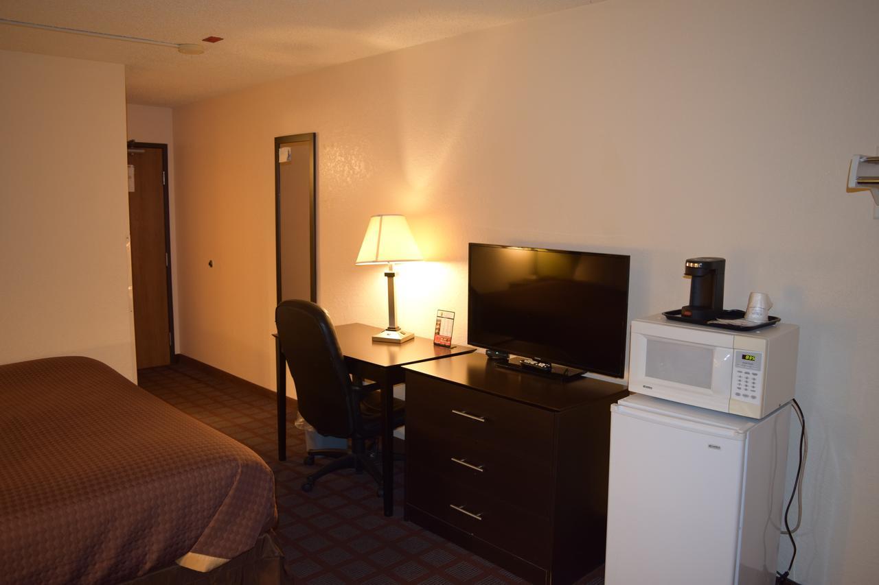 Super 8 By Wyndham Saginaw Motel Eksteriør billede
